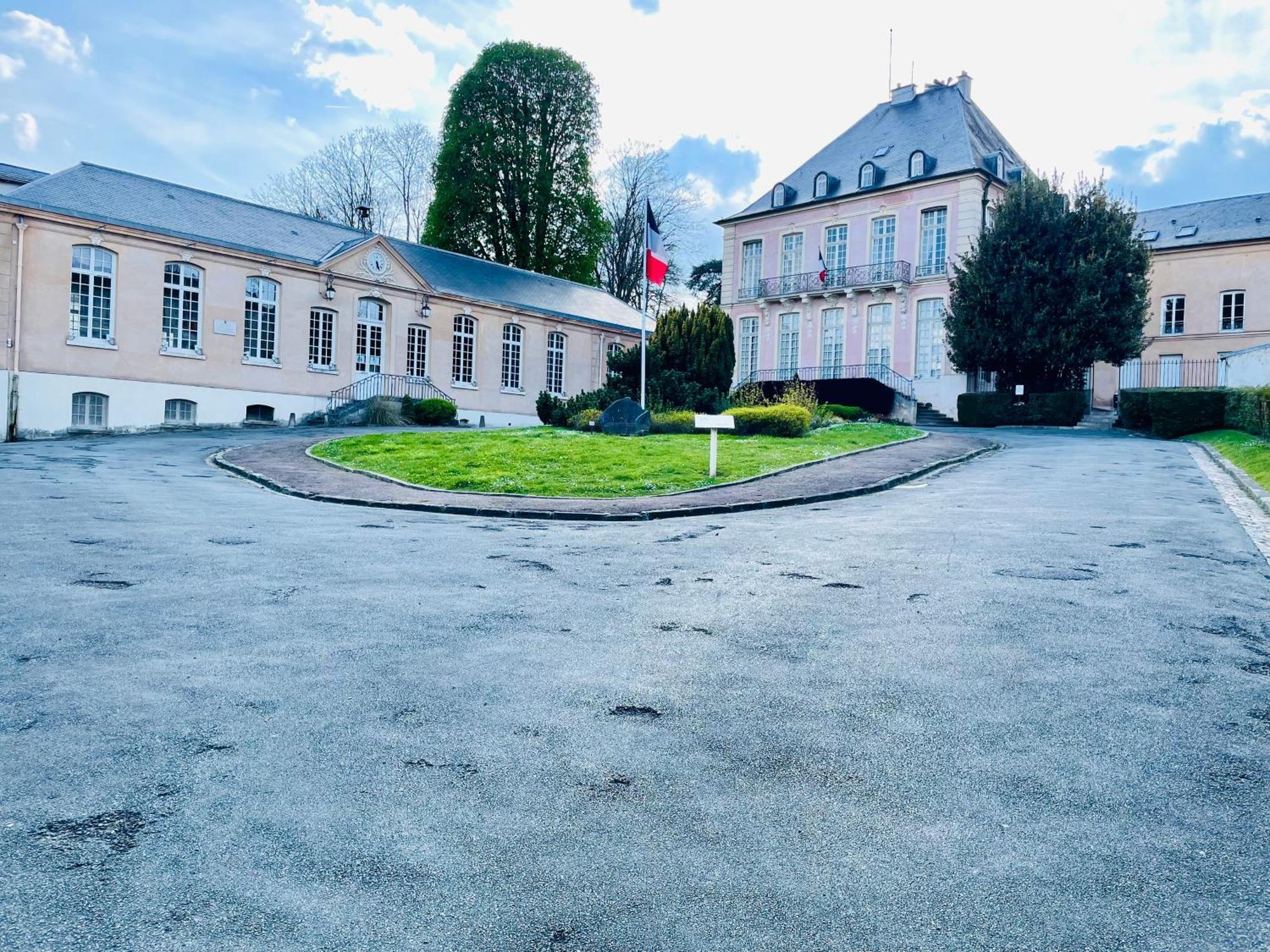 Studio Renove Et Tres Fonctionnel, Marly-Le-Roi Eksteriør billede